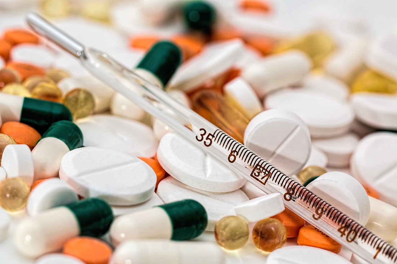 Comment l'Ordre des pharmaciens garantit-il la compétence et l'intégrité des pharmaciens ?